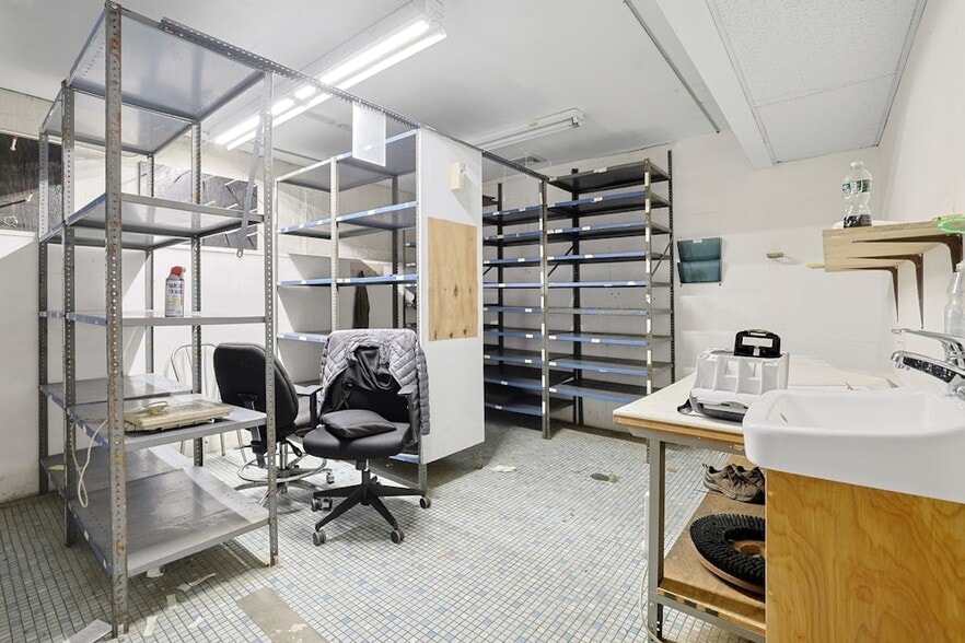 More Photos Of 1 Lawton St, Yonkers Manufacturing For Sale