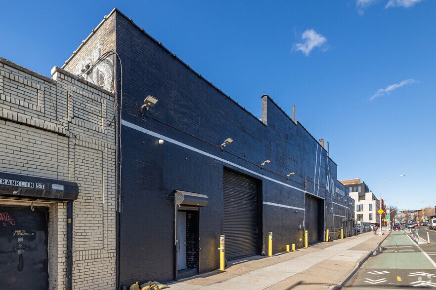 More Photos Of 25 Franklin St, Brooklyn Light Manufacturing For Lease