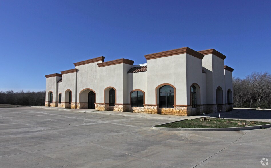 More Photos Of 720 W Nathan Lowe Rd, Arlington Medical For Sale