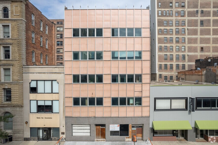 Primary Photo Of 317 N Superior St, Toledo Office For Lease