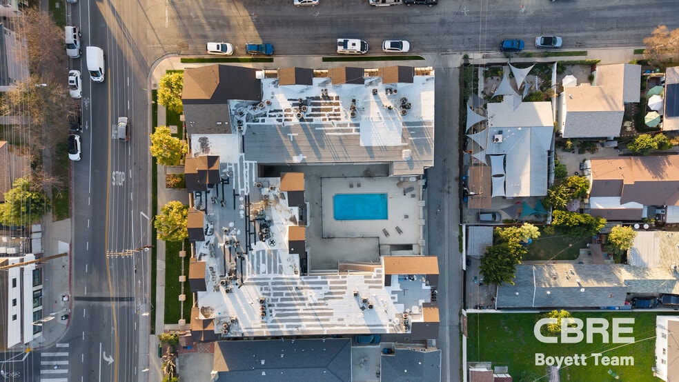 More Photos Of 1615 Yosemite Dr, Los Angeles Apartments For Sale