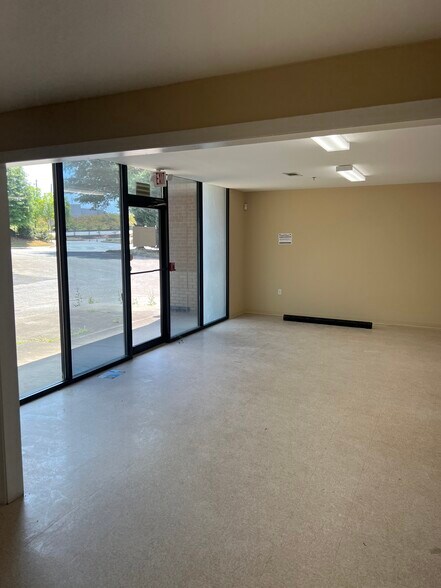 More Photos Of 4388 Sudderth Rd, Buford Warehouse For Sale