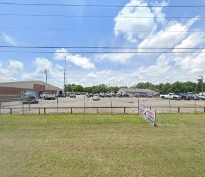 More Photos Of 4453 Broadway, Macon-Bibb Distribution For Lease
