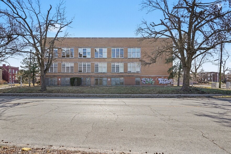 More Photos Of 4253 Clarence Blf, Saint Louis Specialty For Sale