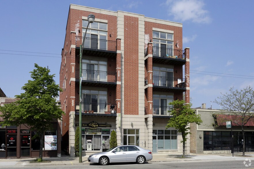 More Photos Of 5642 N Broadway St, Chicago Apartments For Lease
