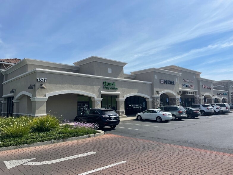 More Photos Of 1807-1837 E Gibson Rd, Woodland Storefront Retail Office For Lease
