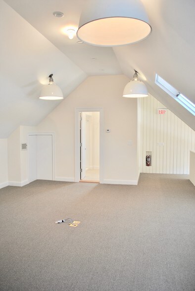 Primary Photo Of 31 Saint Roch Ave, Greenwich Office Residential For Lease