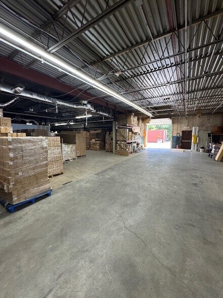 More Photos Of 7 Industrial Blvd, Medford Warehouse For Sale