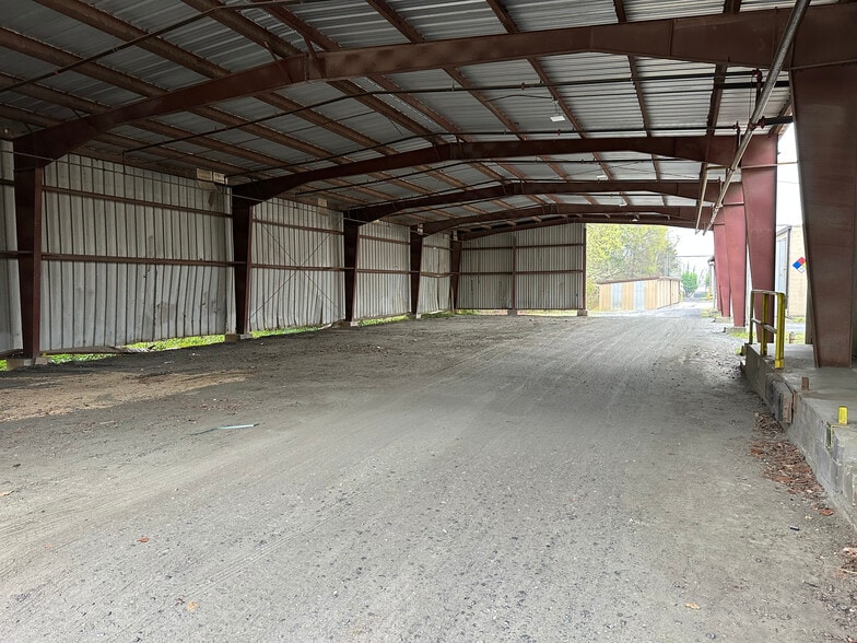 More Photos Of 900 12th Street Dr NW, Hickory Unknown For Lease
