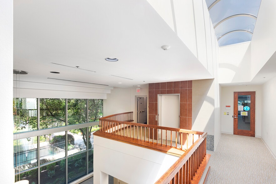 More Photos Of 11 Trafalgar Sq, Nashua Medical For Lease