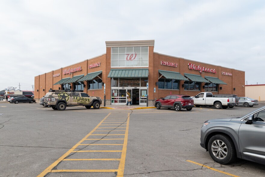 Primary Photo Of 601 W Will Rogers Blvd, Claremore Drugstore For Sale