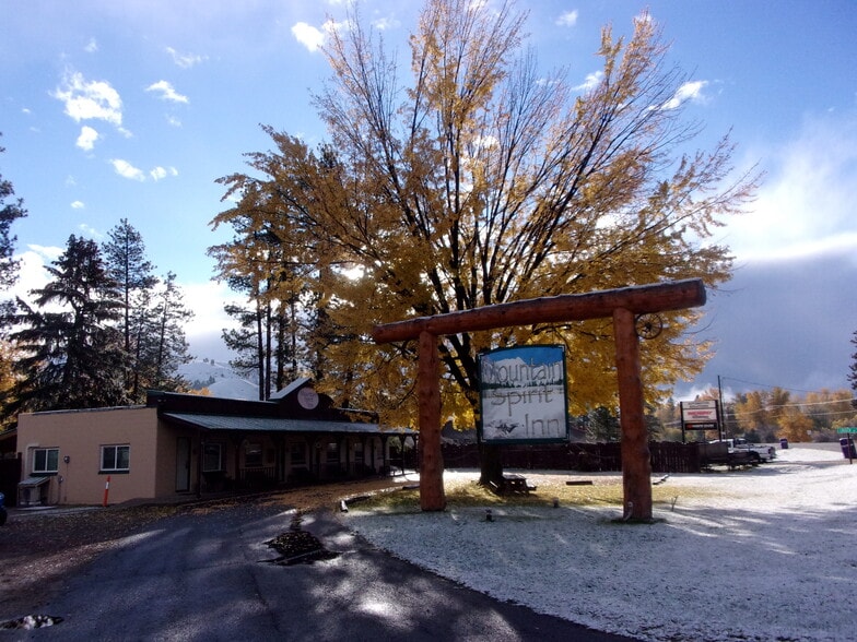 More Photos Of 308 S Main St, Darby Hotel For Sale