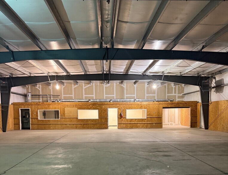 Primary Photo Of 572 3rd Ave Ext, Rensselaer Light Manufacturing For Lease