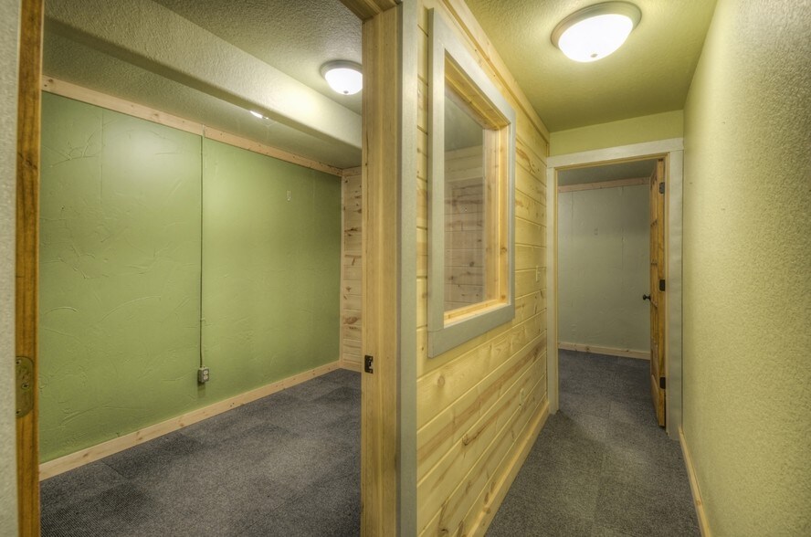 More Photos Of 710 Tenaya St, Hermosa General Retail For Sale