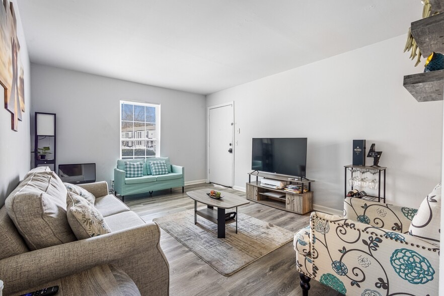 More Photos Of 1204-1216 Lakeview Dr NW, Conyers Apartments For Sale