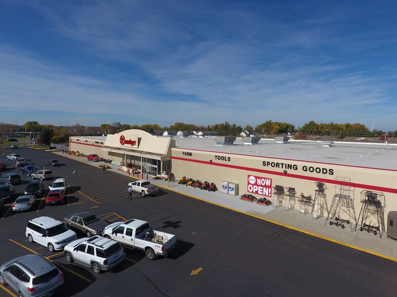 More Photos Of 3000 Highway 10 E, Moorhead Supermarket For Lease