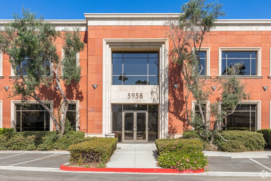 More Photos Of 5958 Priestly Dr, Carlsbad Office For Sale