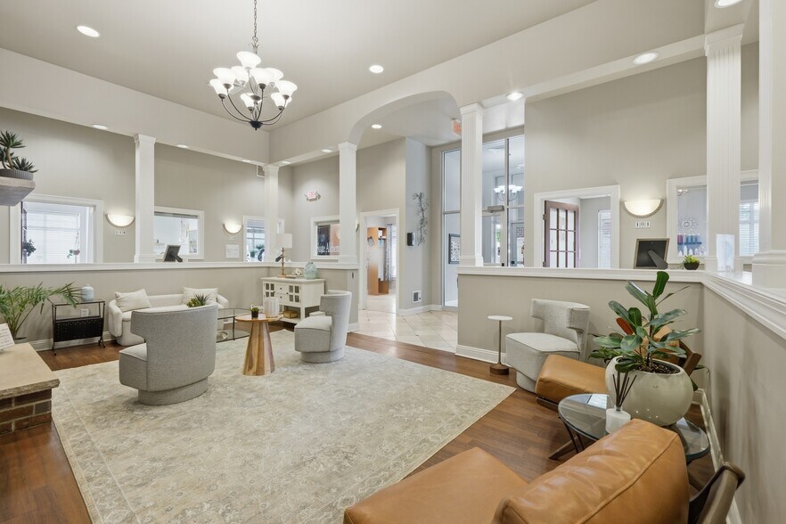 More Photos Of 1280 W Main St, Sun Prairie Freestanding For Sale