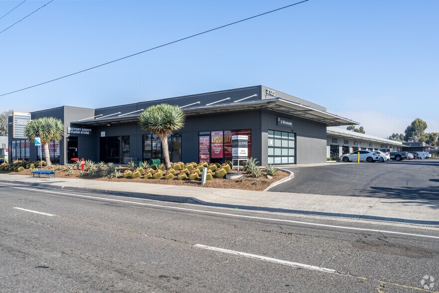 More Photos Of 2120 W Mission Rd, Escondido Warehouse For Lease