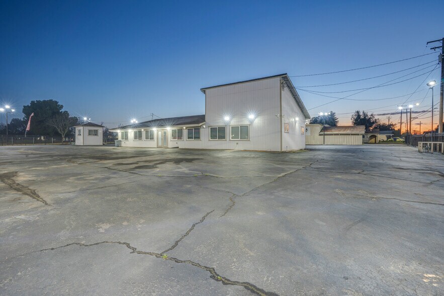 More Photos Of 854 Crows Landing Rd, Modesto Auto Dealership For Sale