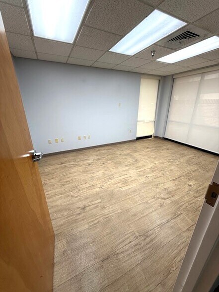 More Photos Of 4531 N Davis Hwy, Pensacola Medical For Lease