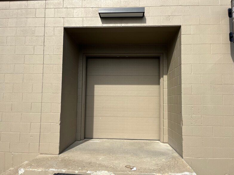 More Photos Of 414 SE Jefferson Ave, Topeka Industrial For Sale