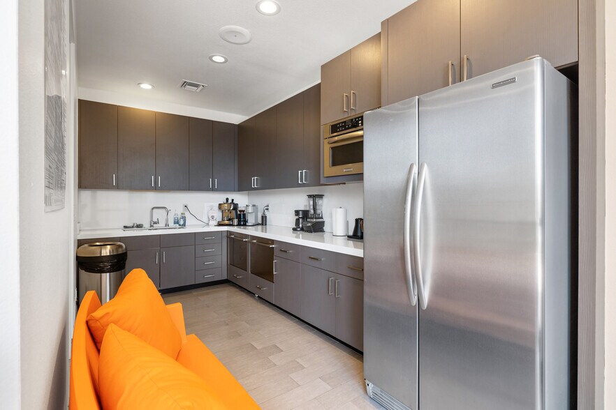 More Photos Of 74399 Hwy 111, Palm Desert Office For Sale