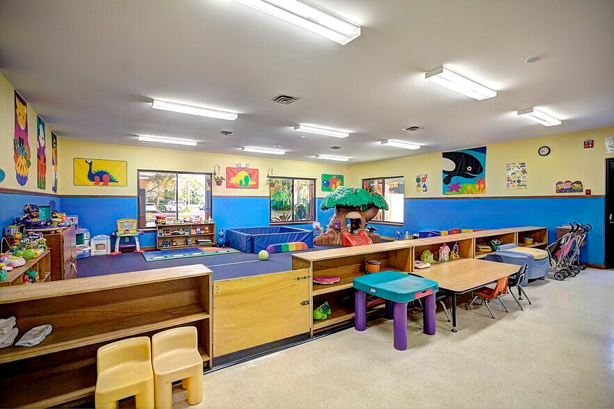 More Photos Of 353 Hiatt Dr, Palm Beach Gardens Schools For Sale