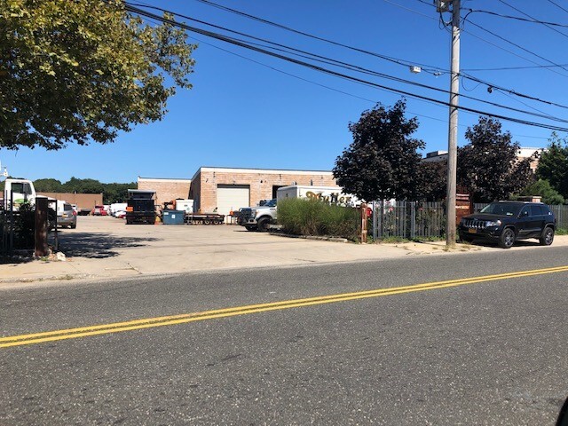 Primary Photo Of 915 Long Island Ave, Deer Park Warehouse For Lease