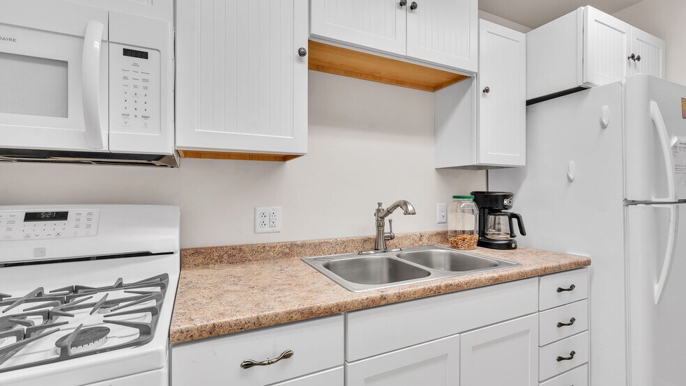 More Photos Of 779 NM-181, Elephant Butte Office Residential For Sale