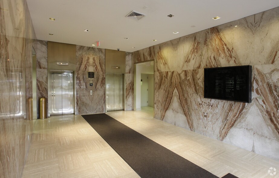 More Photos Of 1000 Northern Blvd, Great Neck Medical For Lease