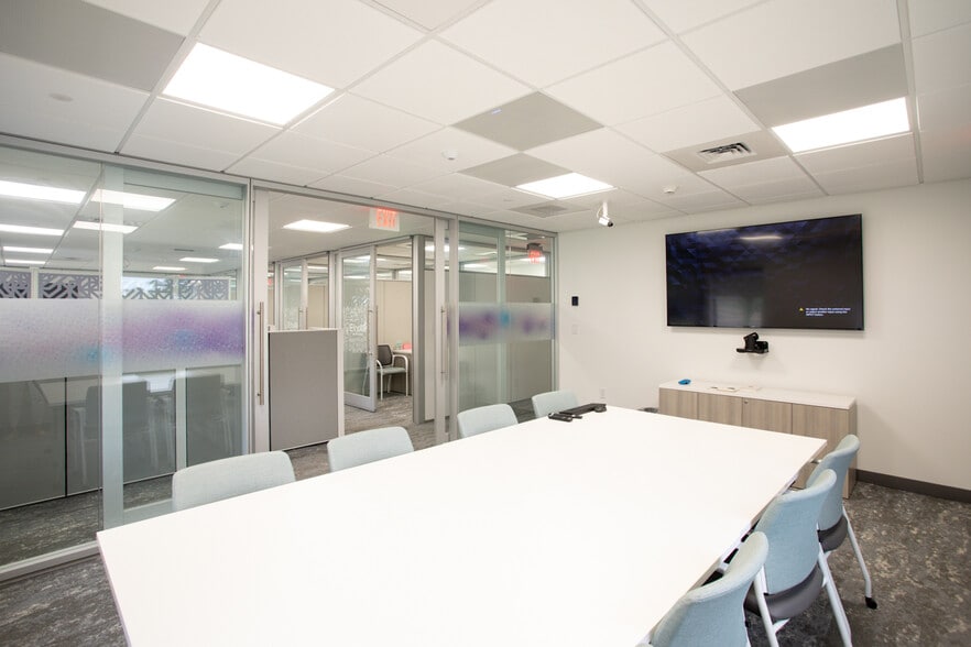 More Photos Of 54 County St, Somerset Bank For Lease