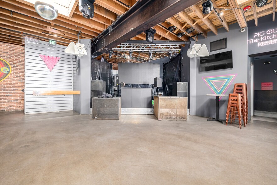 More Photos Of 2036-2046 Broadway, Denver Restaurant For Sale