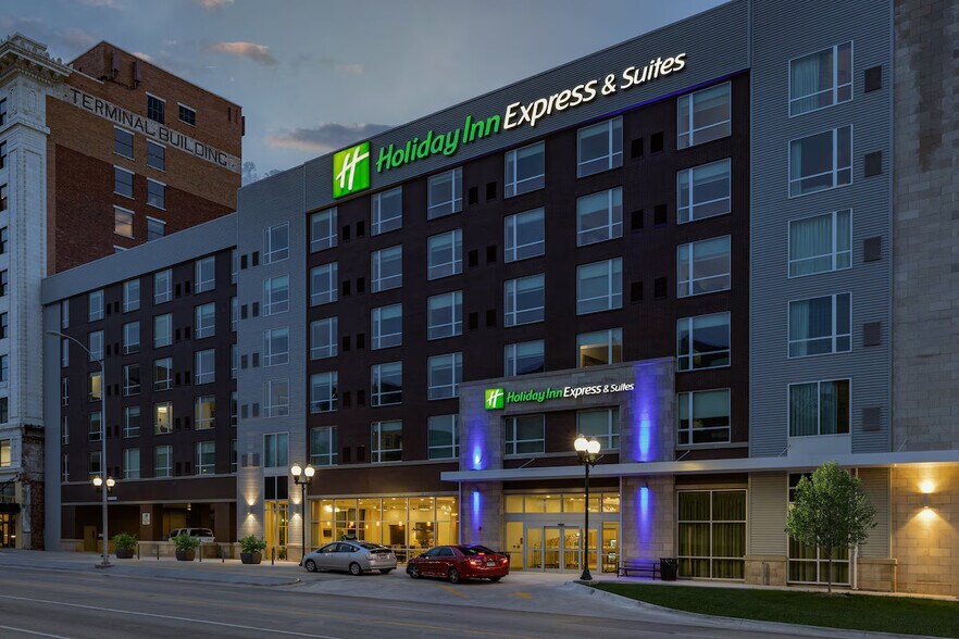 More Photos Of 905 O St, Lincoln Hotel For Sale