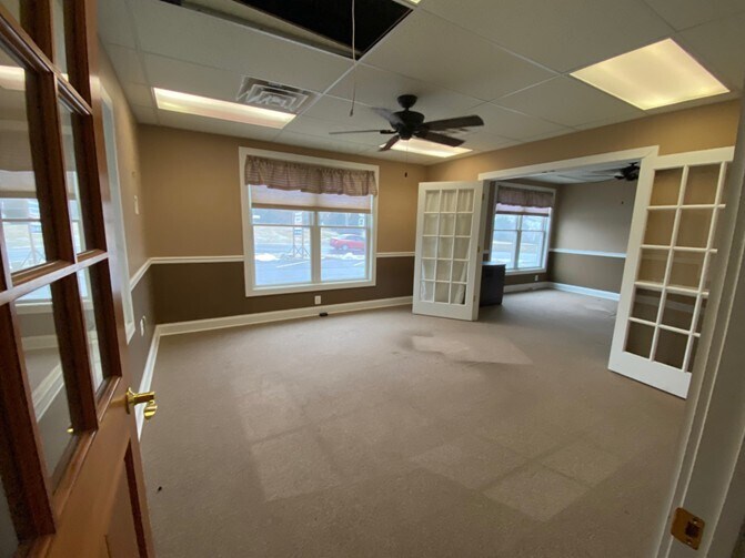 More Photos Of 1616 Main St, Hampstead Storefront Retail Office For Lease