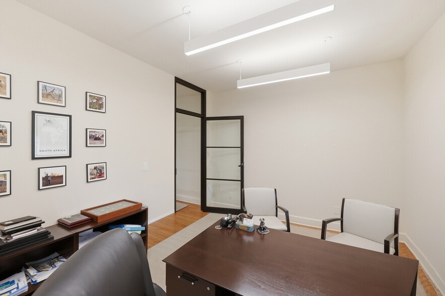 More Photos Of 131 Kentucky Ave, Lexington Freestanding For Sale