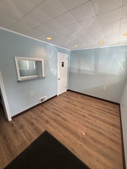 More Photos Of 2901 Mt Royal Blvd, Glenshaw Office For Lease