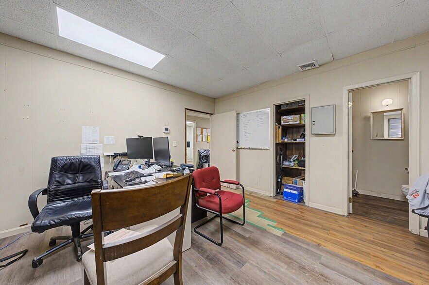 More Photos Of 23 Malcolm St, Morristown Industrial For Sale