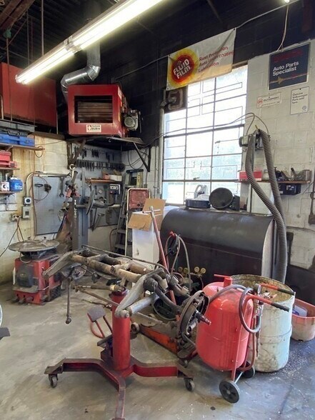 More Photos Of 31-33 Chapel St, Northampton Auto Repair For Sale