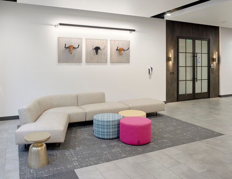 More Photos Of 15809 Bear Creek Pky NE, Redmond Office For Sale