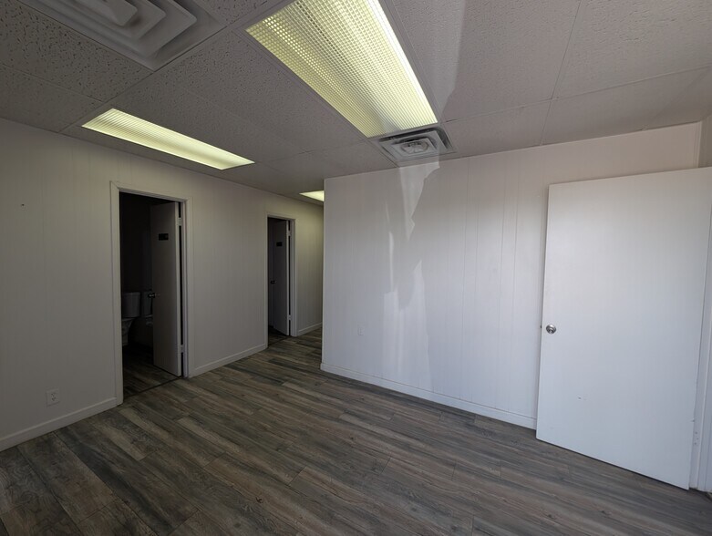 More Photos Of 3821 Kermit Hwy, Odessa Warehouse For Lease