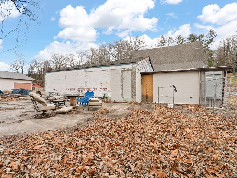 More Photos Of 595 N Main St, Waynesville General Retail For Sale