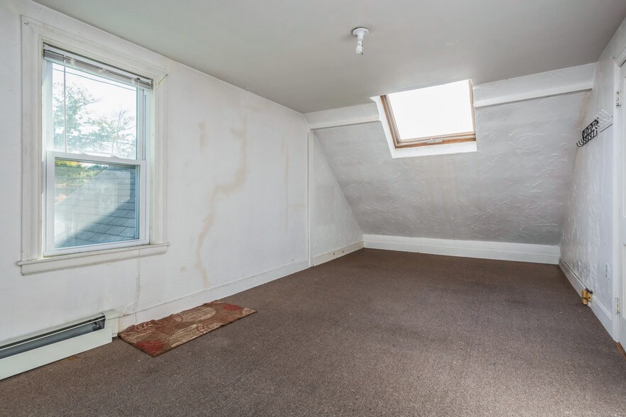 More Photos Of 105 Hartford Tpke, Shrewsbury Office Residential For Sale