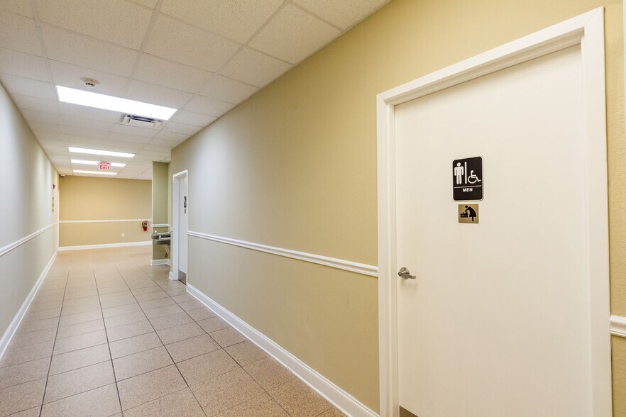 More Photos Of 5431 E Silver Springs Blvd, Silver Springs Office For Lease