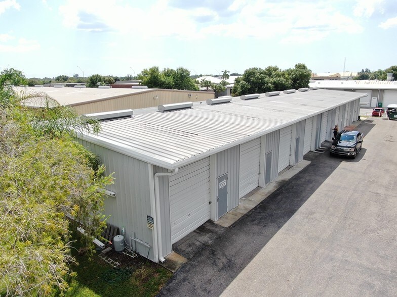 More Photos Of 4251 Derek Way, Sarasota Warehouse For Lease