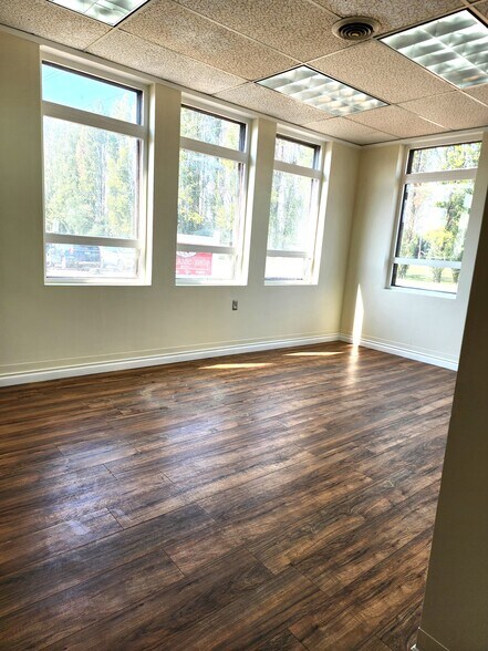 More Photos Of 3331 Washington Way, Longview Office For Lease