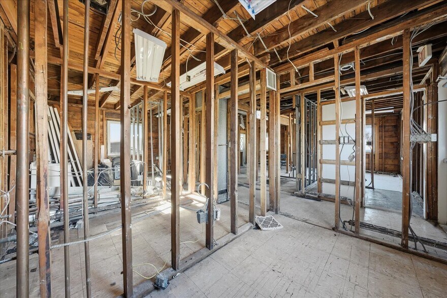 More Photos Of 2132 Central Park Ave, Yonkers Freestanding For Sale