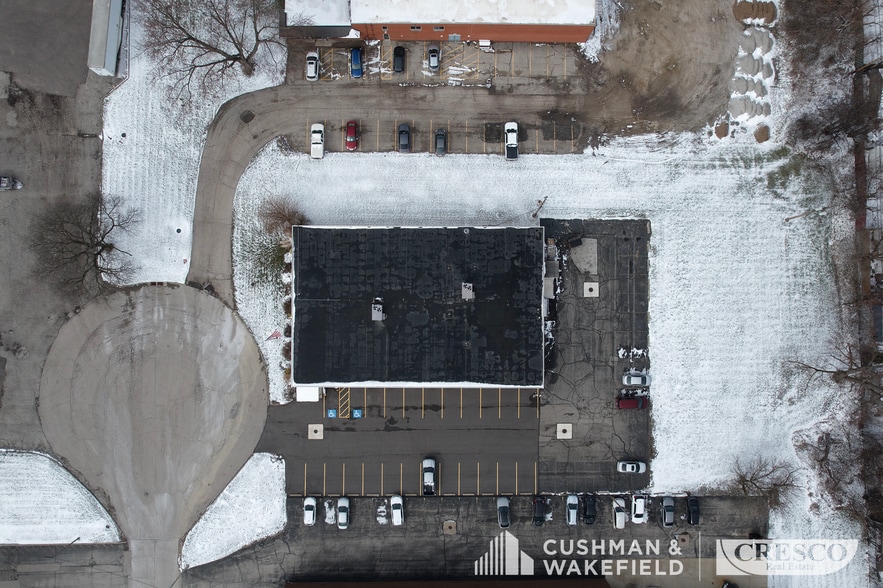 More Photos Of 9257 Midwest Ave, Garfield Heights Showroom For Sale