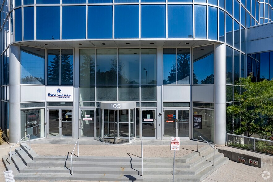 More Photos Of 105 Gordon Baker Rd, Toronto Office For Sale