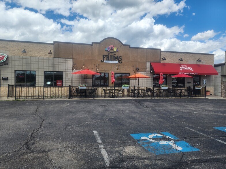 More Photos Of 965-975 W Main St, Tipp City General Retail For Sale